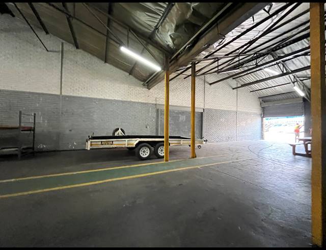 301M² WAREHOUSE FOR SALE IN ISANDO